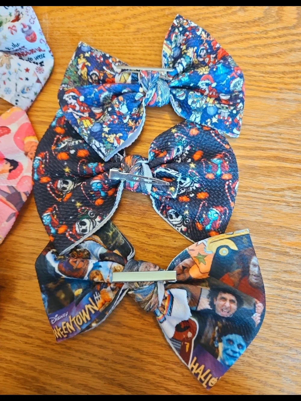 Disney Hokiday Bows On Clips